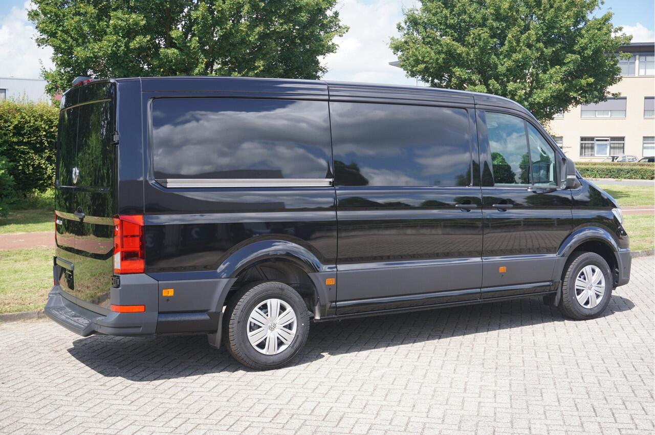 Volkswagen CRAFTER 35 177PK L3H2 AUT Facelift BPM VRIJ!! 13" Navi, Cam, Gev. Stoel, Alarm, LED!! NR. 106