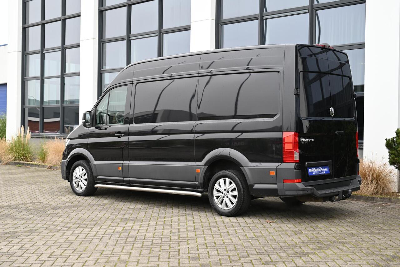 Volkswagen CRAFTER 2.0 TDI L3H3 Highline | Leder | Stuurverwarming 177 pk TDI LED