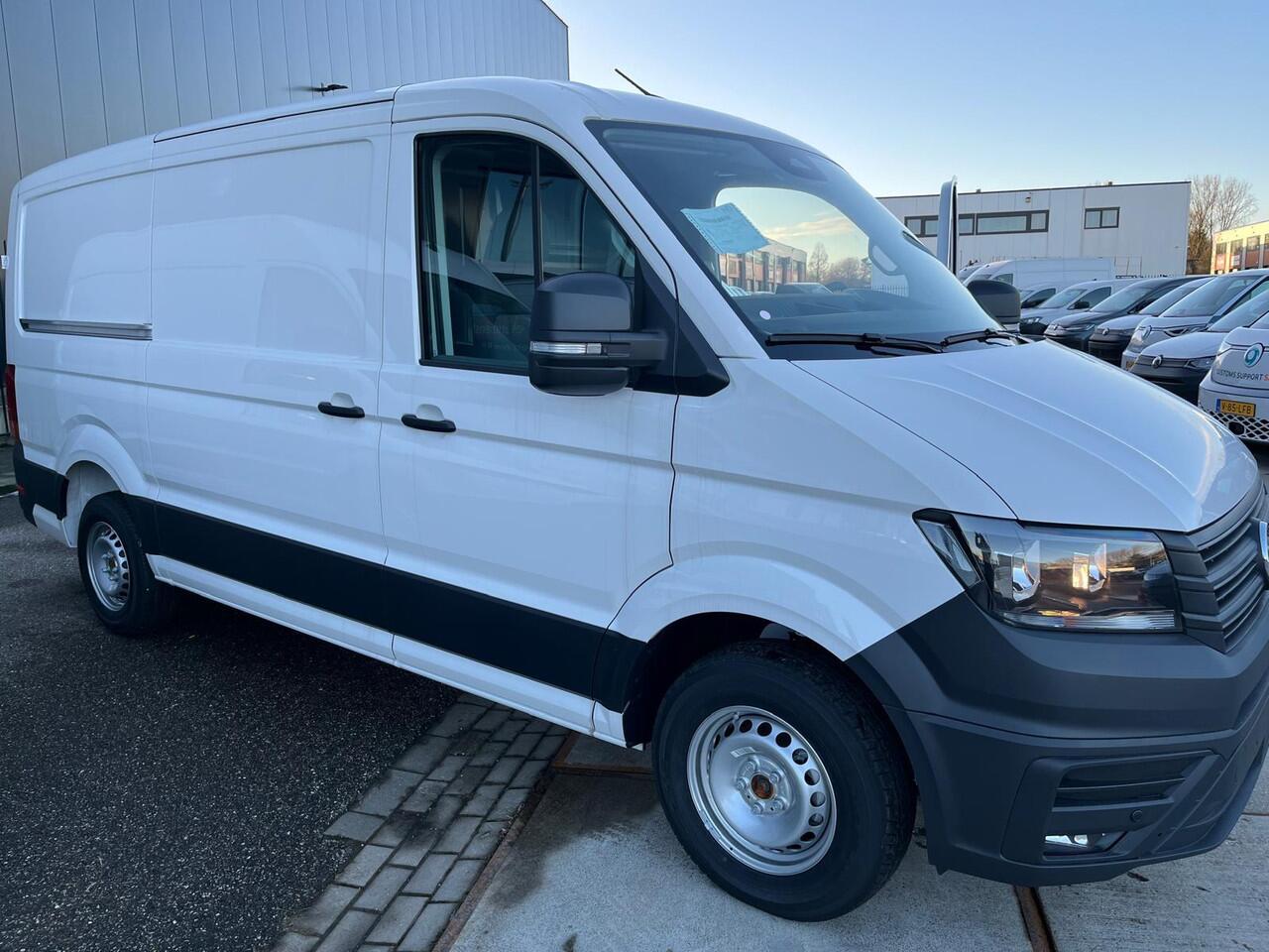 Volkswagen CRAFTER Bedrijfswagens Highline 35 2.0 TDI L3H2 140 pk 103 kW pk 6 versn | BPM vrij | Spraakbediening | Diefstalalarm | App-connect | Navigatie- en multimediapakket |