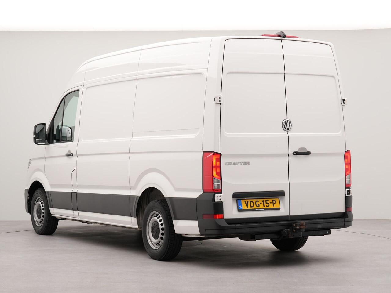 Volkswagen CRAFTER 35 2.0 TDI L3H3 Trendline140pk | Trekhaak | Cruise control | Navigatie | Appconnect | Spraakbediening | 3.5 t trekgew nieuwe L3 H3