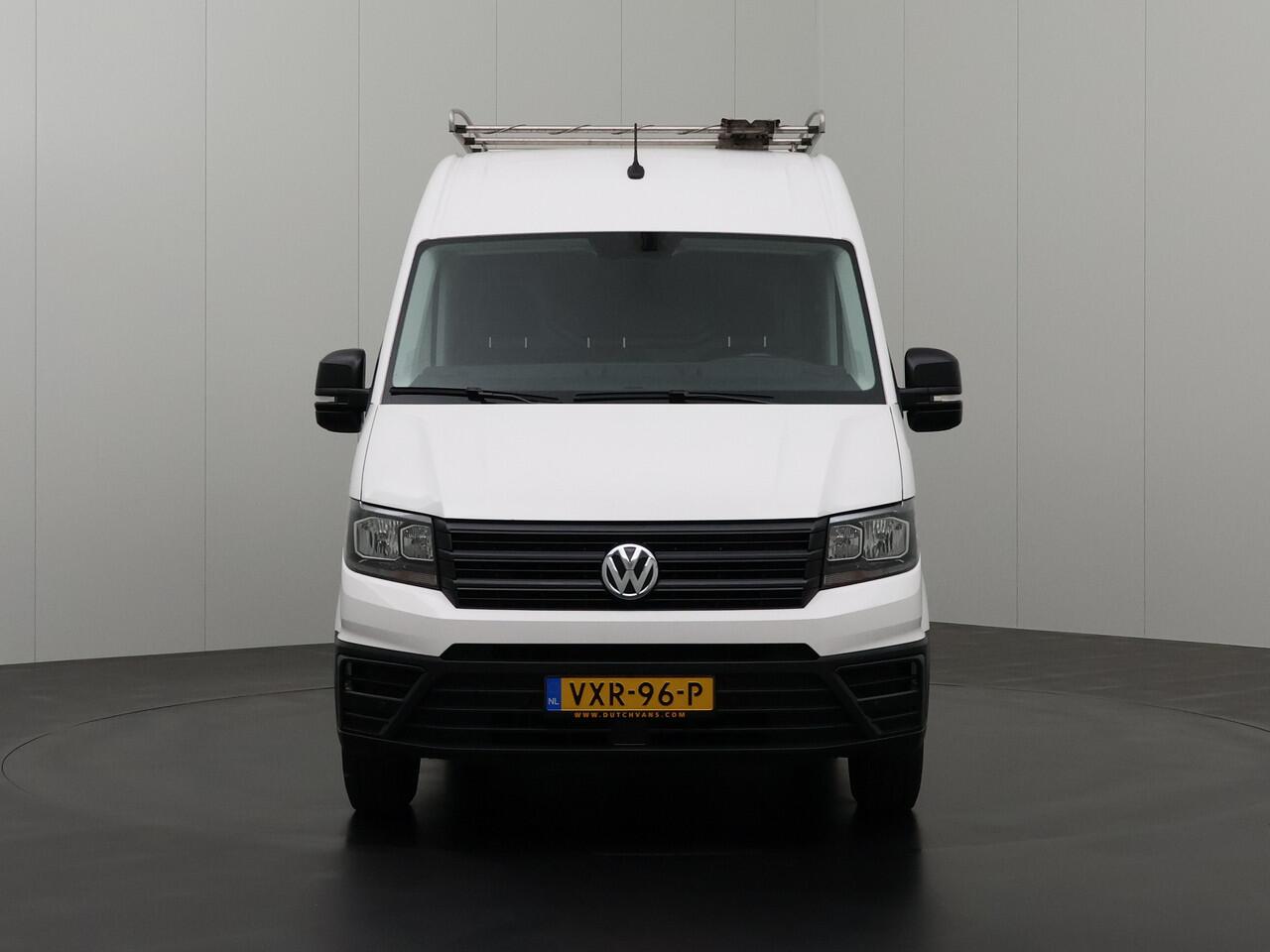 Volkswagen CRAFTER 2.0TDI L3H3 | Imperiaal | Trekhaak | Navigatie | Airco | Cruise | 3-Persoons | Betimmering