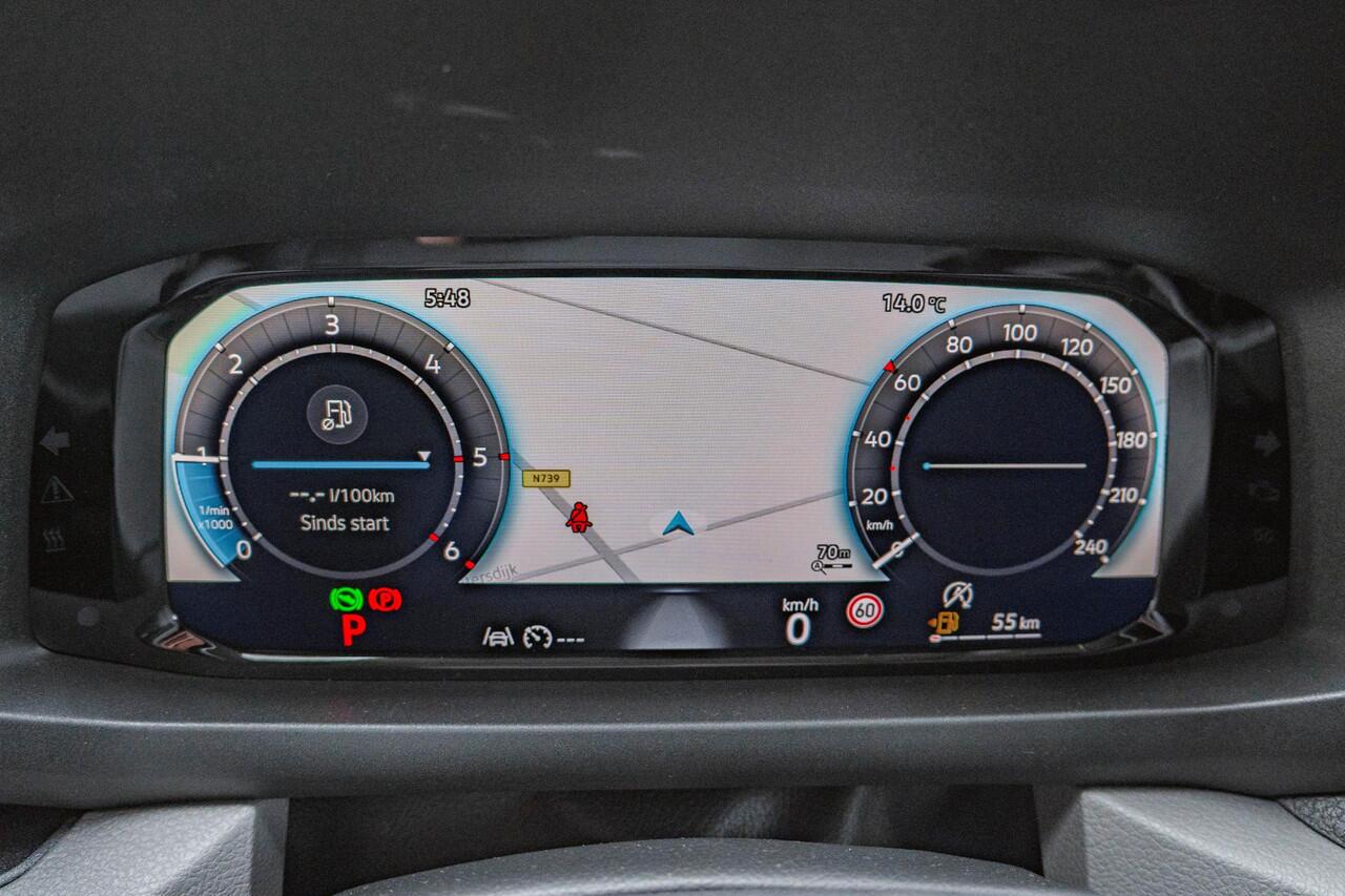 Volkswagen CRAFTER 2.0 TDI 140 pk Aut. L3H2 BPM Vrij Nwe Model Volkswagen Crafter 2.0 TDI 140 pk DSG Aut. L3H2 BPM Vrij Nwe Model Navi, Trekhaak met opstap, LED Koplampen, Camera, PDC V+A, 3-Zits