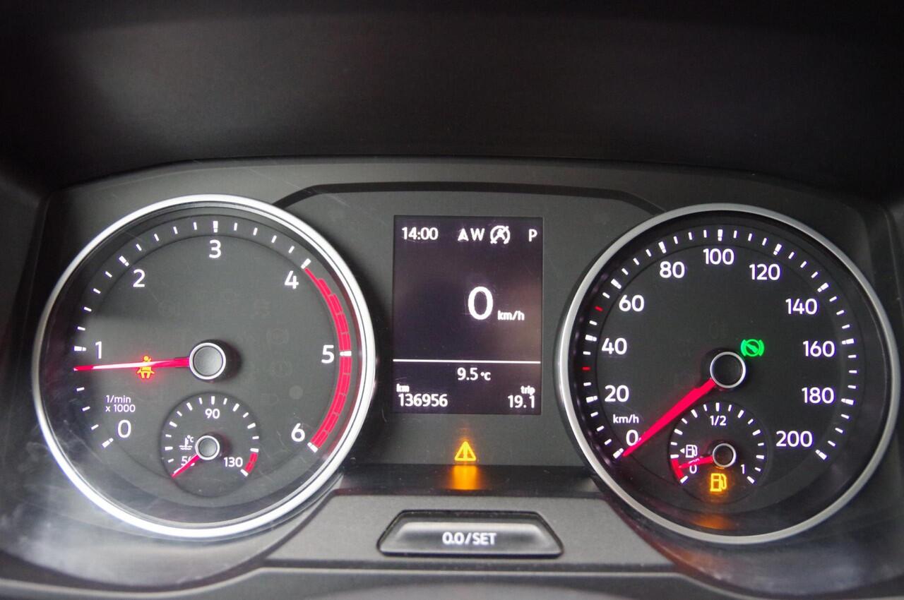 Volkswagen CRAFTER 35 2.0 TDI L3H3 HIGHLINE 140PK AUT. TREKHAAK, CAMERA, NAVI, CRUISE, AIRCO, NL AUTO, NAP