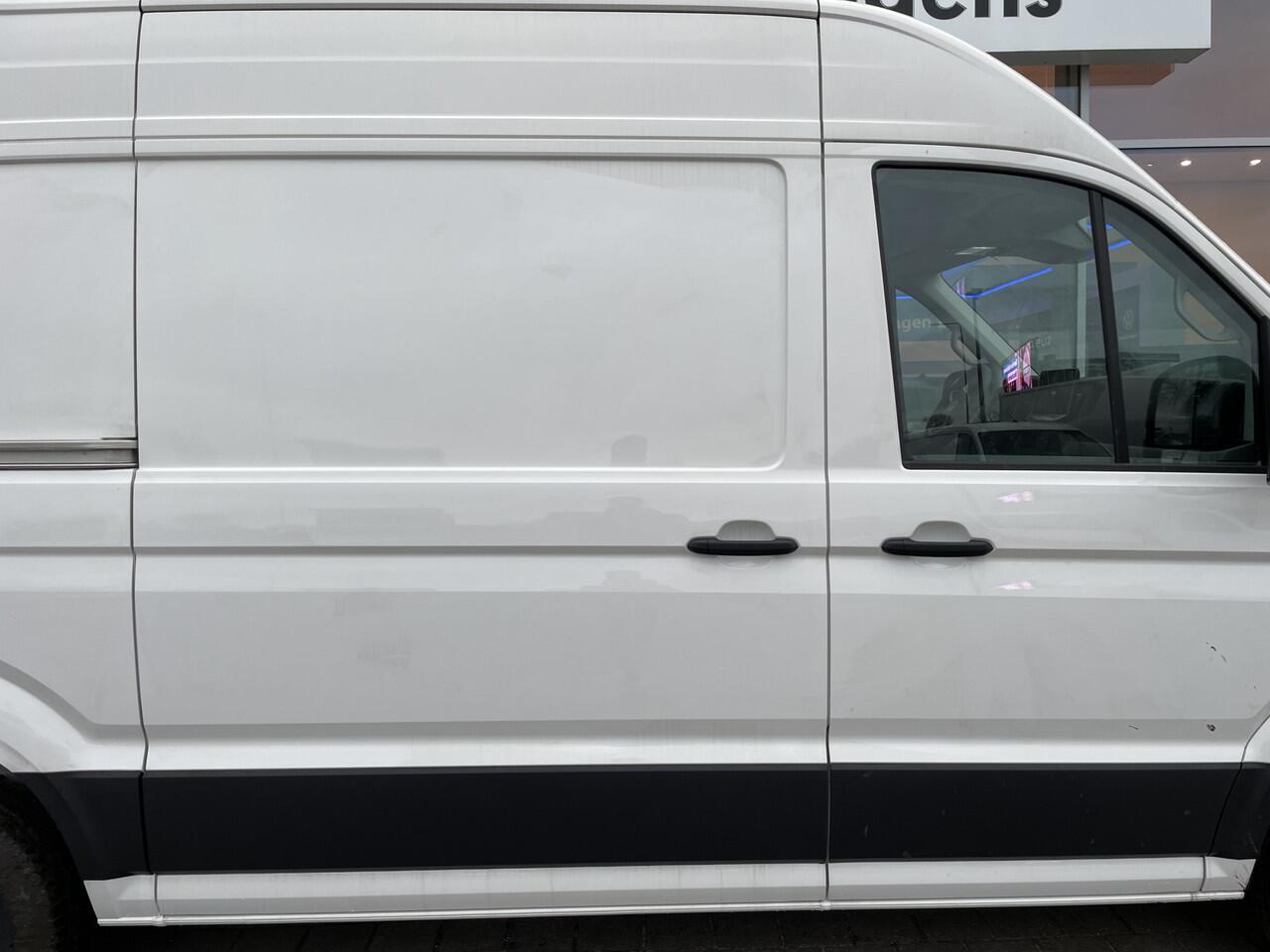 Volkswagen CRAFTER 35 2.0 TDI L3H3 140PK Hand | Trekhaak | Camera | App Connect