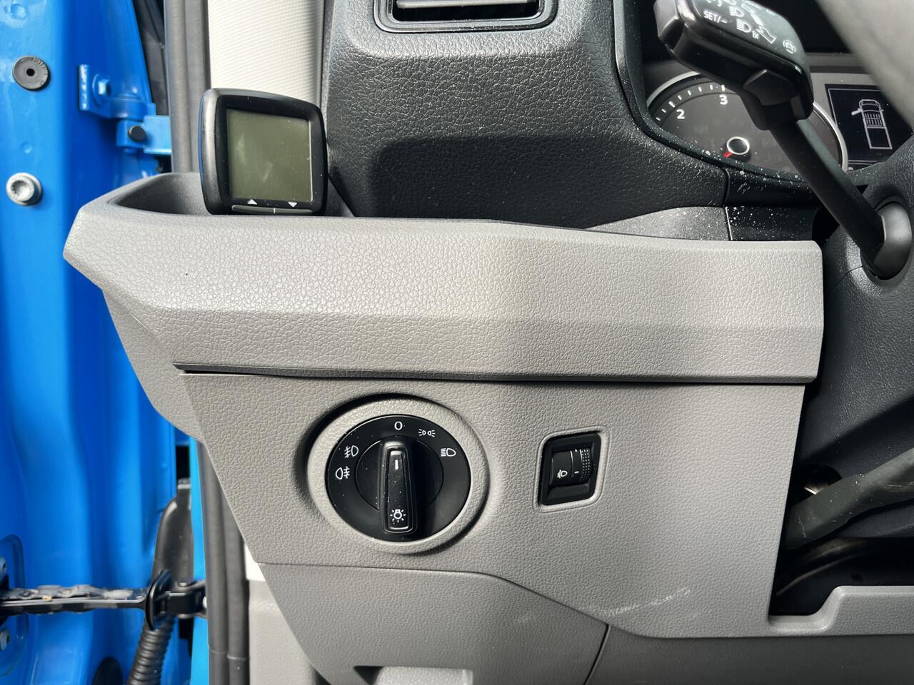 Volkswagen CRAFTER 35 2.0 TDI L3 DC Airco Cruise controle Euro 6 Pick-up Telefoonverbinding Voorruit verwarming 6-persoons Open laadbak Pick-up p-up Bakwagen 1e eigenaar