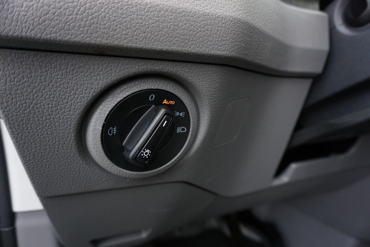 Volkswagen CRAFTER 35 177pk Automaat L3H3/L2H2 Apple Carplay Camera LED Standkachel Parkeersensoren Cruise control