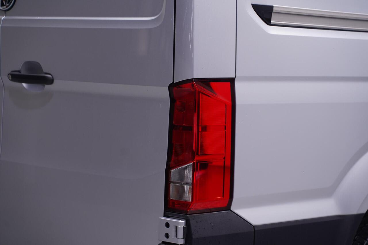 Volkswagen CRAFTER 2.0 TDI 177 pk DSG Aut. Nieuw BPM vrij, Navi LED Koplampen, PDC V+A, DAB+, Apple Carplay, 3-Zits