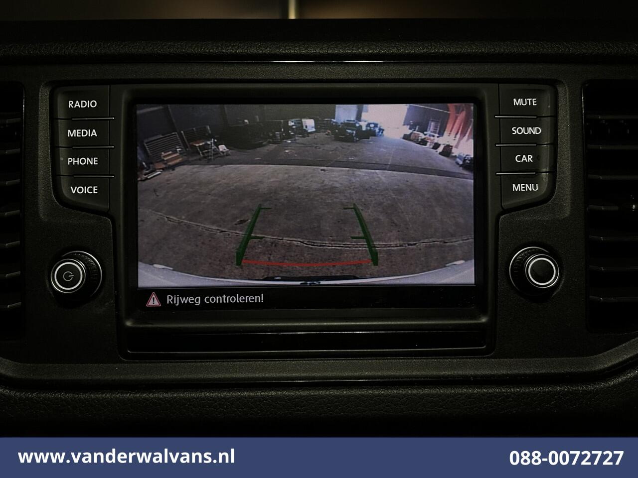 Volkswagen CRAFTER 2.0 TDI 141pk L3H3 (L2H2) Euro6 Airco | Massagestoel | Camera | Apple Carplay | Cruisecontrol Chauffeursstoel, Android Auto, 2800kg trekvermogen