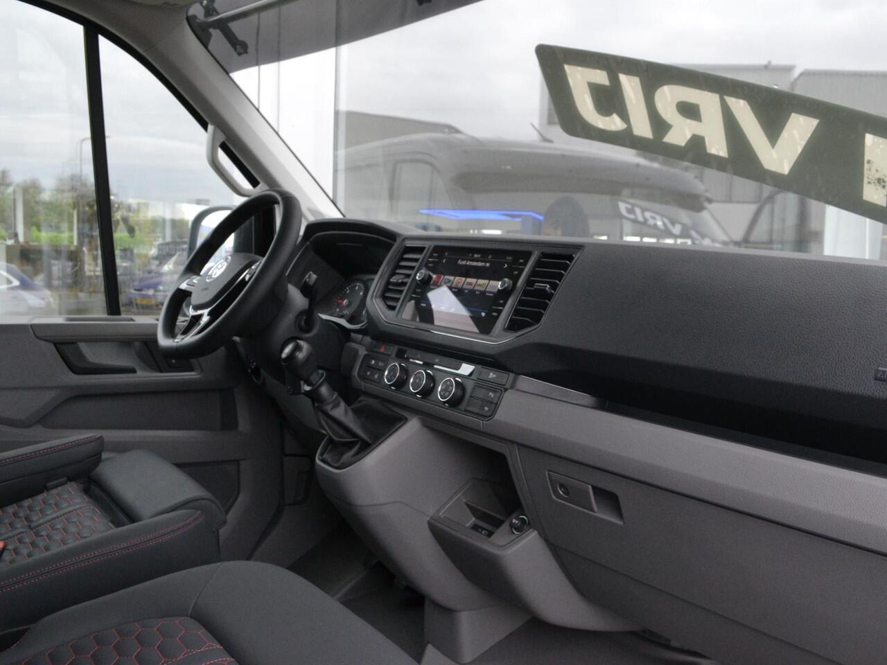 Volkswagen CRAFTER Bedrijfswagens Exclusive 2.0TDi 177pk "Hero Edition" L3H2 273918