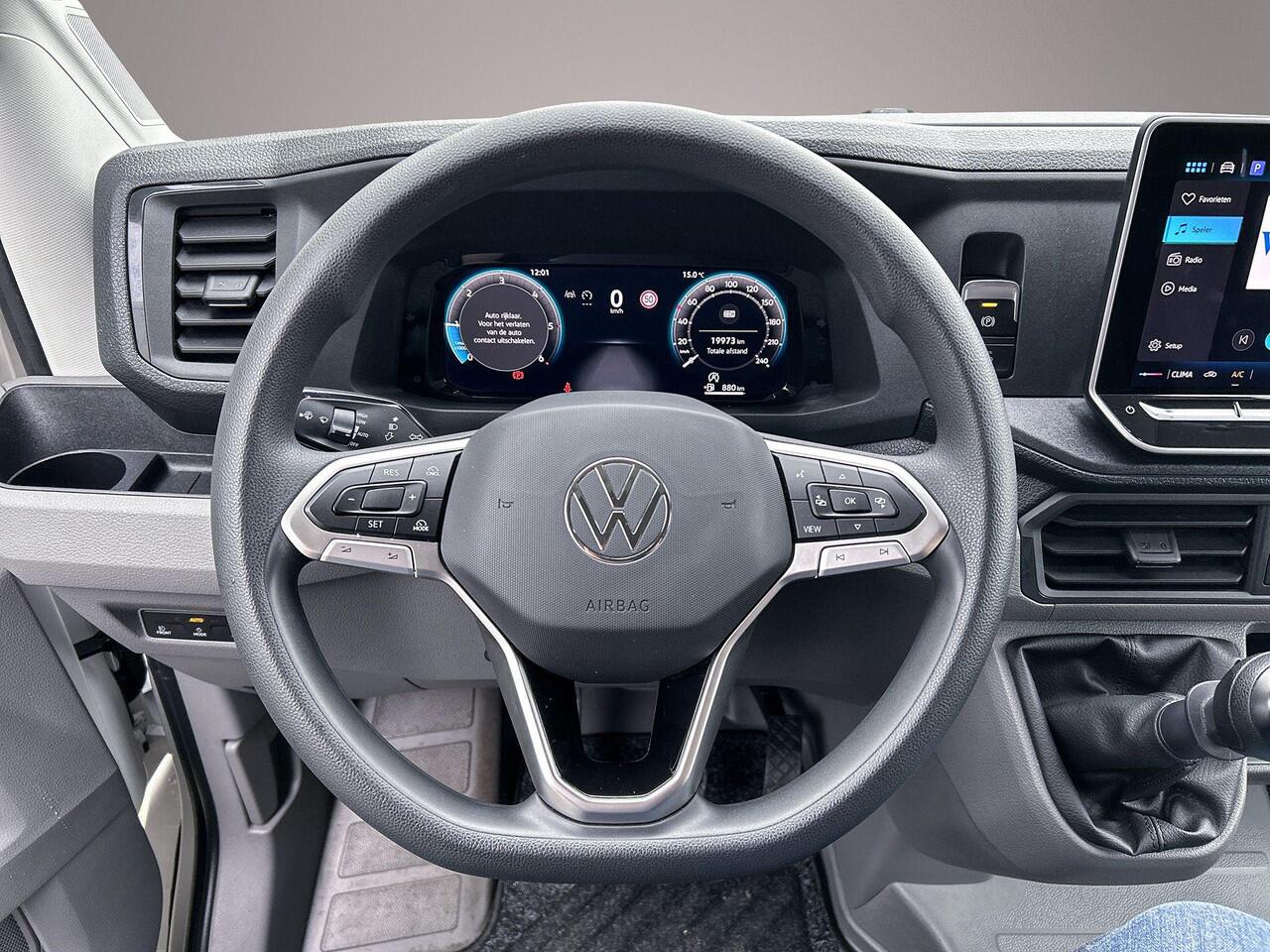 Volkswagen CRAFTER 2.0 TDI 140 PK L3H2 Highline | BPM-vrij | All Seasonbanden | Navigatie (Apple carplay / Android Auto) | Trekhaak | Sidebars | Betimmering | Camera