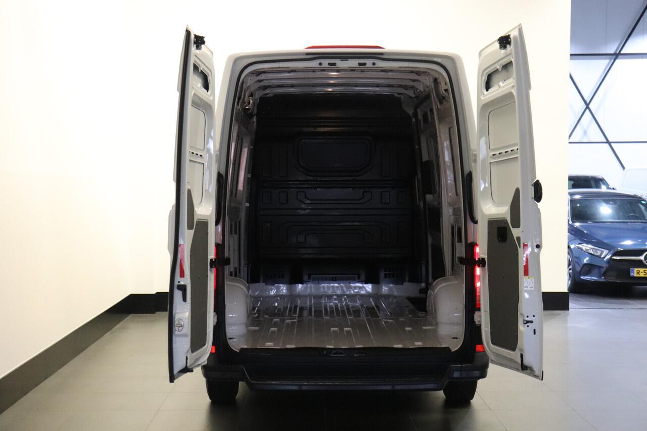 Volkswagen CRAFTER 2.0 TDI L3H3 EURO 6 - Airco - Navi - Cruise - ¤ 21.950,- Excl.