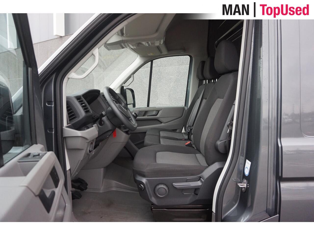 Volkswagen CRAFTER 35 2.0 TDI L4H3 Highline / Trekhaak / 3000KG Trekgewicht / 177 PK / Navigatie / Adaptieve Cruise Control / Apple Carplay / Stoelverwarming