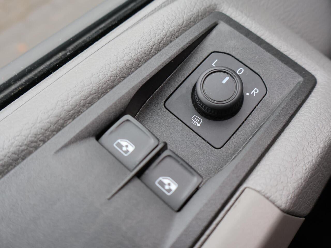 Volkswagen CRAFTER 35 2.0 TDI L4 EL Trendline EURO VI RWD | 140 PK | Cruise control | Navigatiesysteem | Airco |