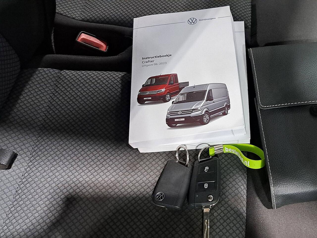 Volkswagen CRAFTER 35 2.0 DC L4 Open-Laadbak Trekhaak 140Pk Euro6 Airco!