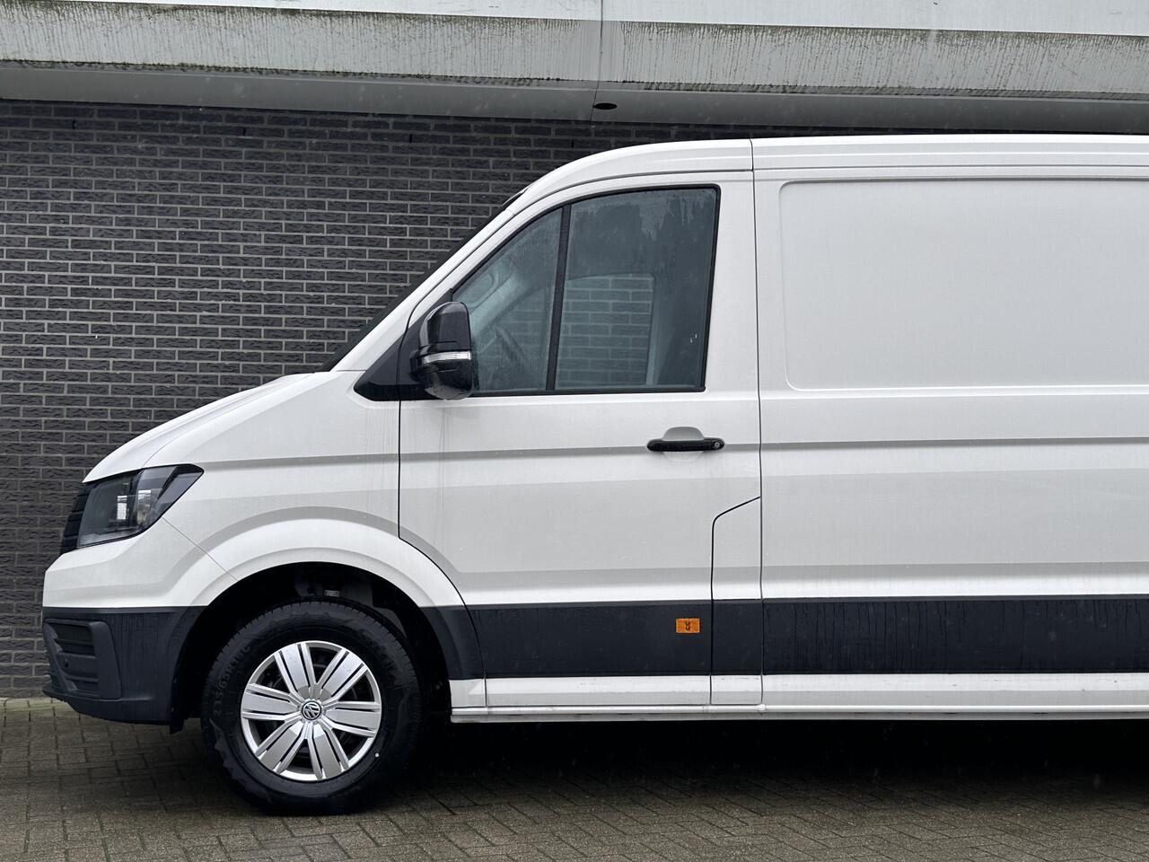 Volkswagen CRAFTER 35 2.0 TDI L3H2 Highline | Camera | Apple CarPlay / Android Auto | E-call