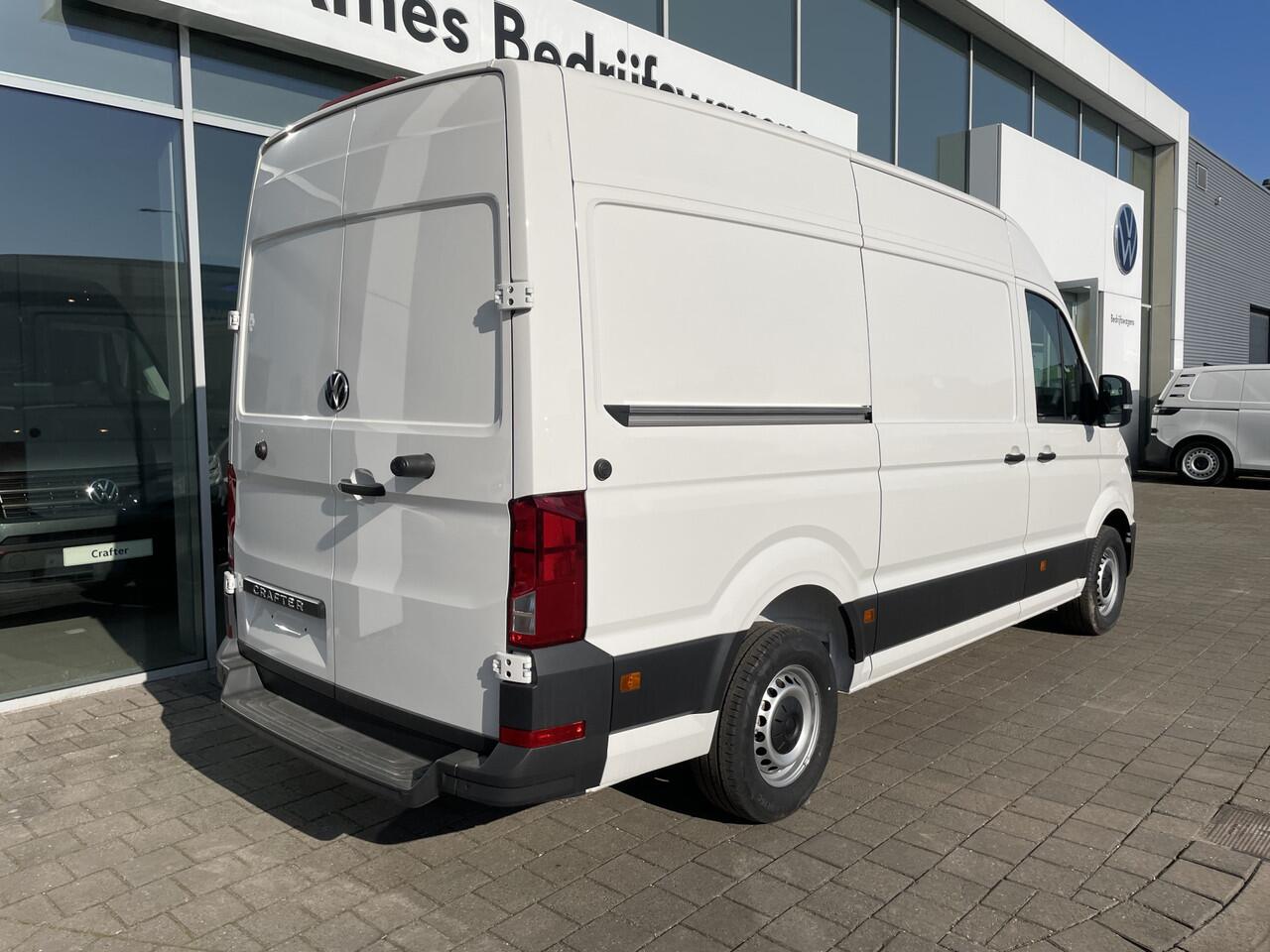 Volkswagen CRAFTER 35 2.0 TDI L3H3 Trendline 140PK hand facelift