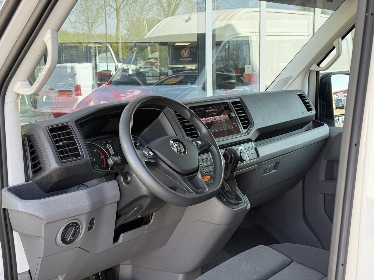 Volkswagen CRAFTER 35 2.0 TDI L3H3 Automaat | NL-auto | 1e eigenaar | Navi | Carplay | Camera | Clima | PDC