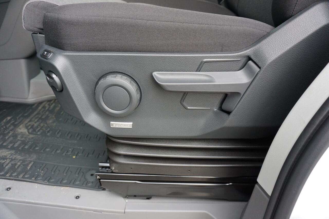 Volkswagen CRAFTER 35 177PK L4H3/L3H2 Apple Carplay Cruise Camera LED ErgoActive stoel 270 Graden Deuren