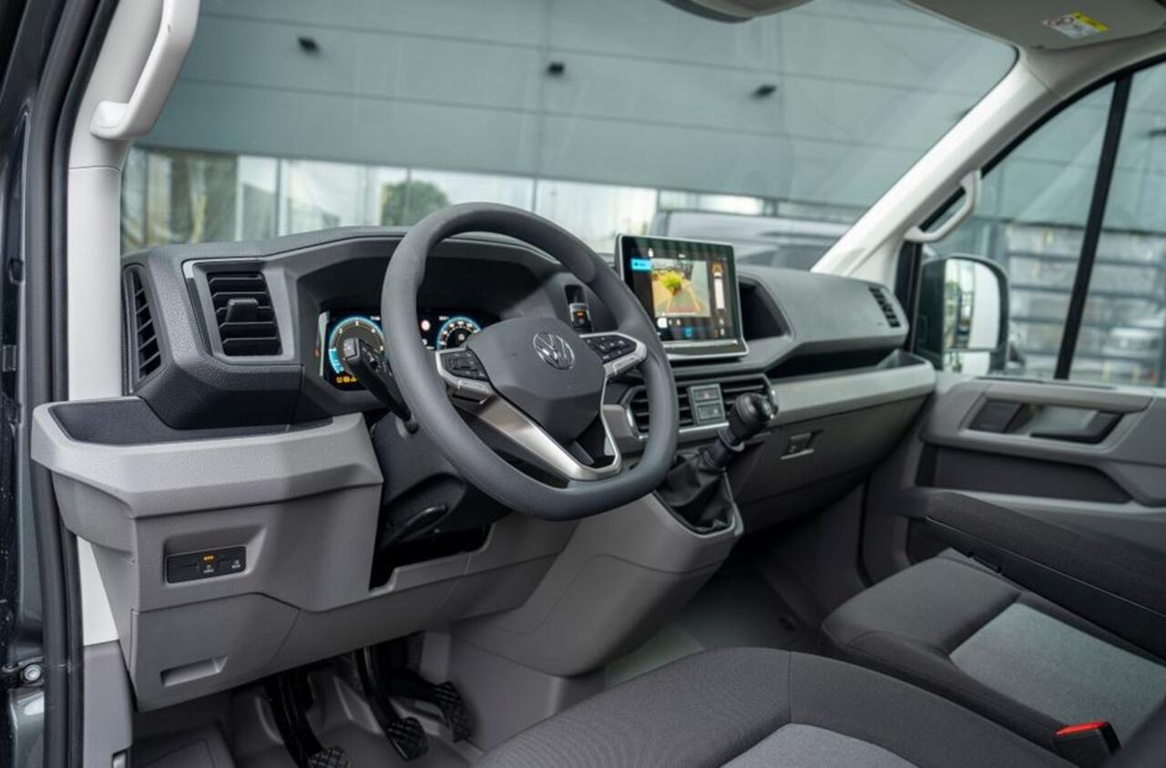 Volkswagen CRAFTER GP L3H2 2.0 TDI 140pk 3.5T Trendline / Direct leverbaar / BPM-vrij .