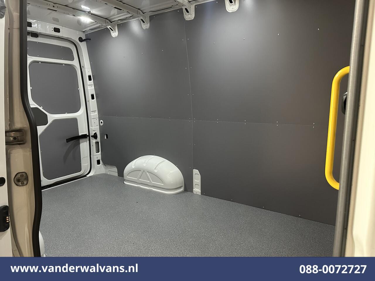 Volkswagen CRAFTER 2.0 TDI 141pk L3H3 L2H2 Euro6 Airco | Camera | Apple Carplay | Cruisecontrol Android Auto