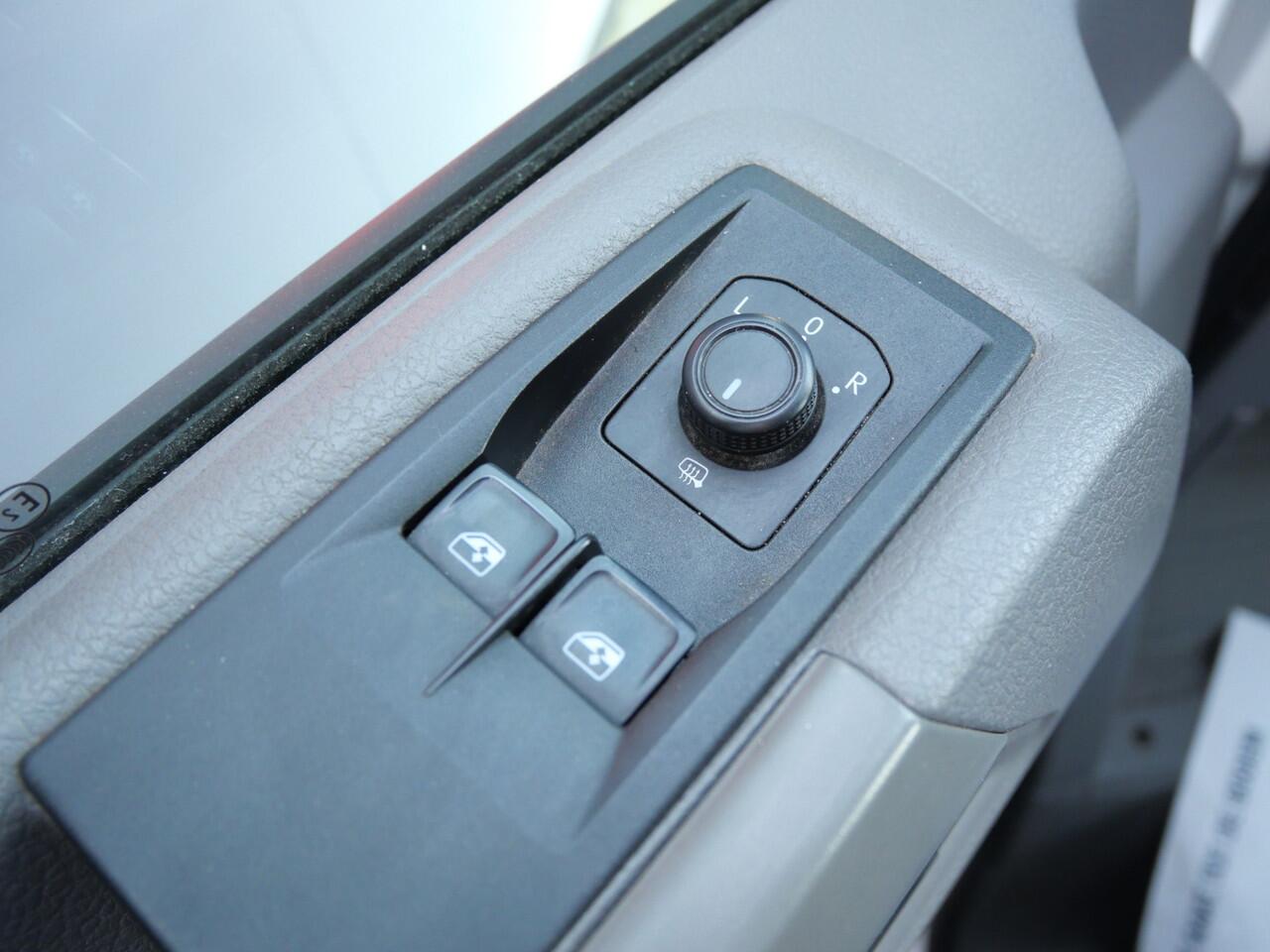 Volkswagen CRAFTER 35 2.0 TDI L4H3 COMFORTLINE | AUTOMAAT | NAVI | CARPLAY | CAMERA | CRUISE!!