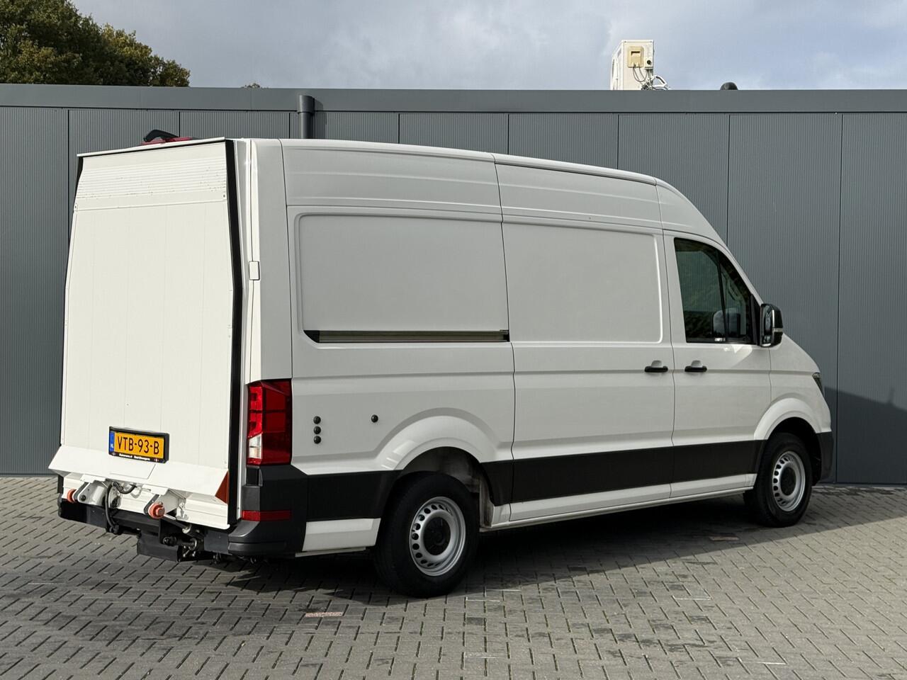 Volkswagen CRAFTER 35 2.0 TDI HIGHLINE+ / L3H3 / 750 KG DHOLLANDIA HYDR. LAADKLEP / AIRCO / CRUISE / NAVI / CAMERA / CARPLAY