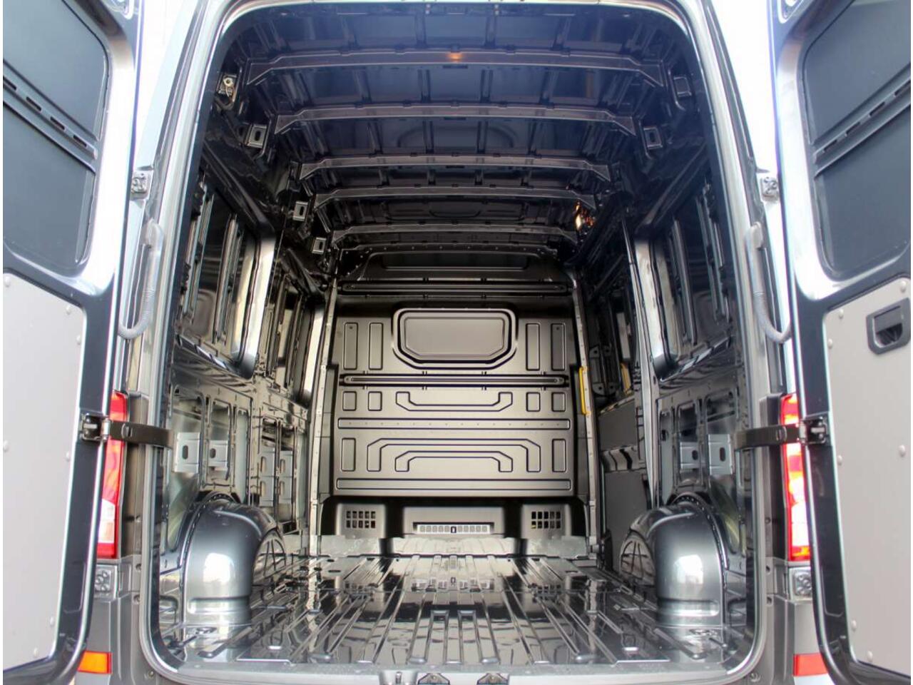 Volkswagen CRAFTER 35 2.0 TDI Aut. Airco/Cruise/Cam L3H2 Nieuw