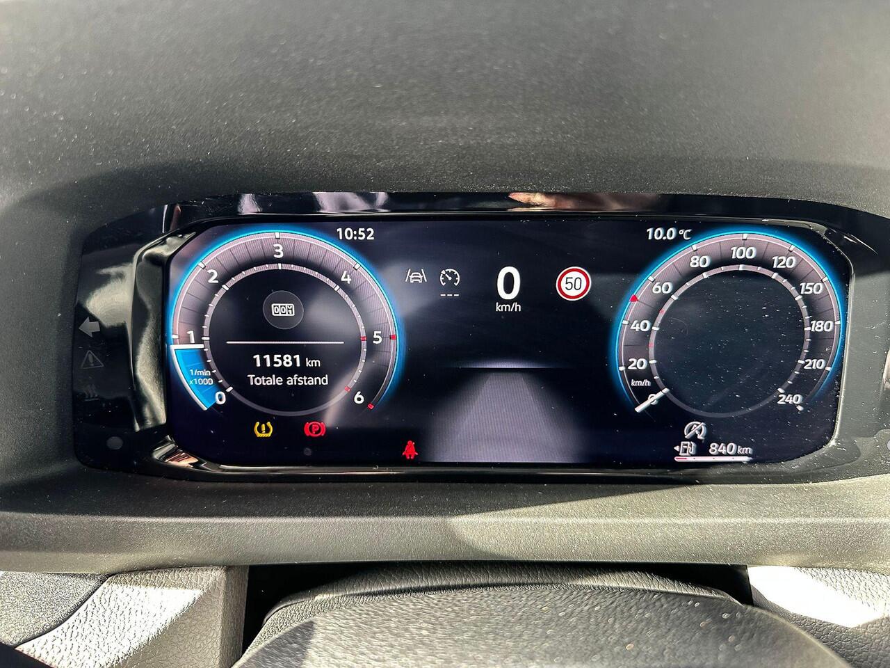 Volkswagen CRAFTER 2.0 TDI 140 PK L3H2 Highline | BPM-vrij | All Seasonbanden | Navigatie (Apple carplay / Android Auto) | Trekhaak | Sidebars | Betimmering | Camera