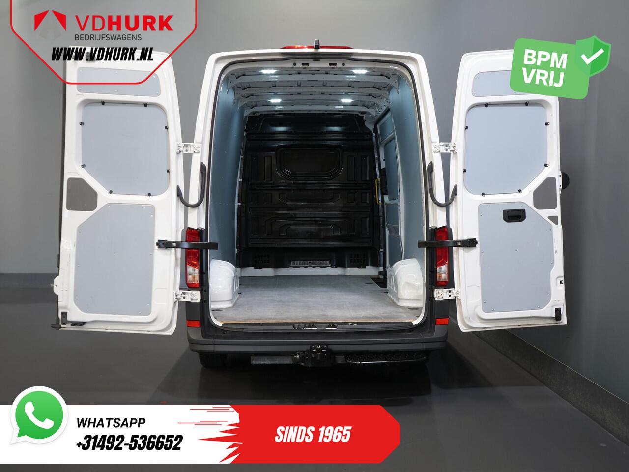 Volkswagen CRAFTER 35 2.0 TDI 140 pk DSG Aut. L3H3 BPM VRIJ! Carplay/ Camera/ Cruise/ Trekhaak/ Betimmerd/ Airco