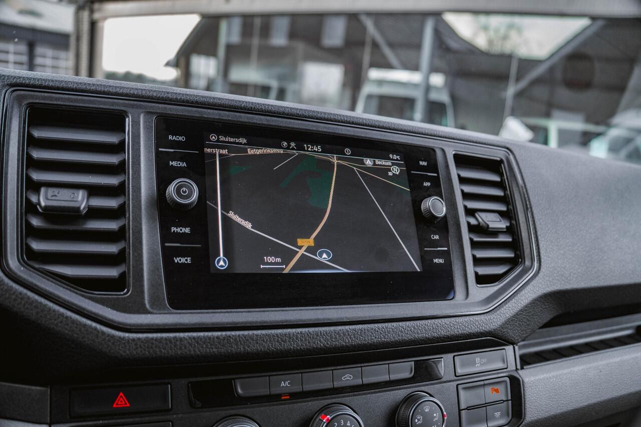 Volkswagen CRAFTER 2.0 TDI 102PK L3H3 NAVI Trekhaak Airco Leder