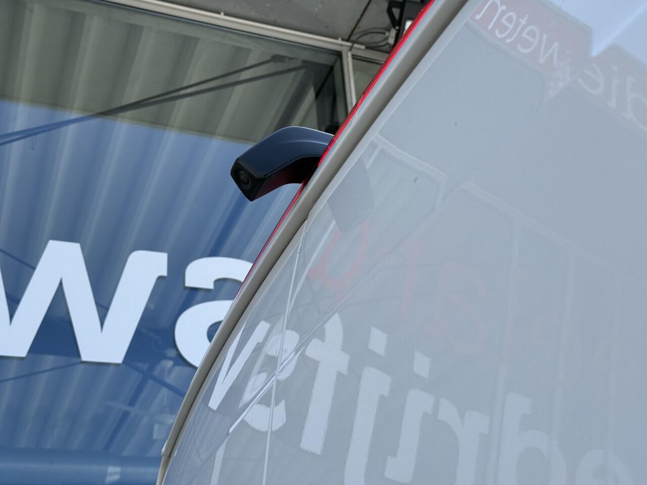 Volkswagen CRAFTER 35 2.0 TDI L3H3 Automaat | NL-auto | 1e eigenaar | Navi | Carplay | Camera | Clima | PDC