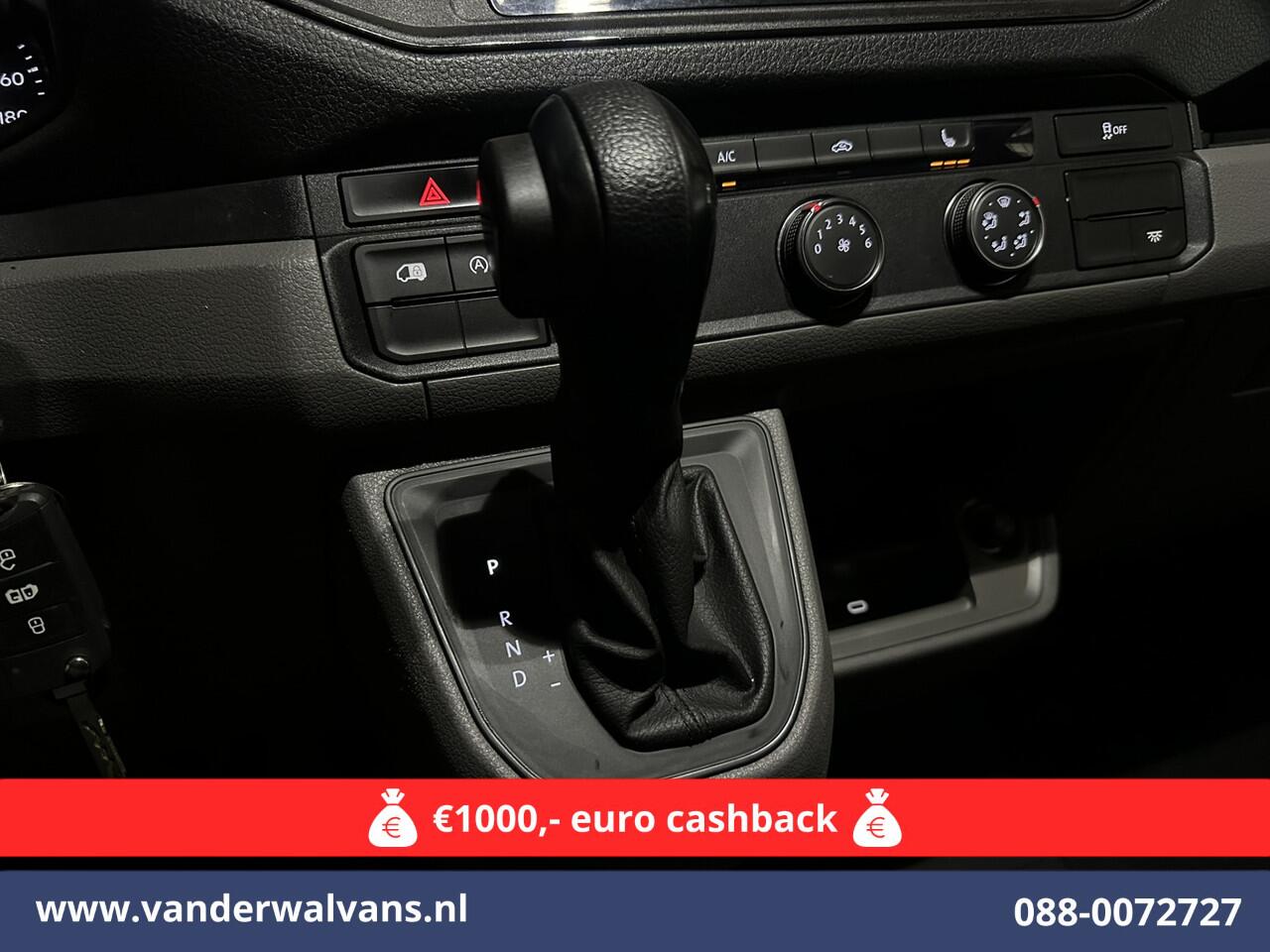Volkswagen CRAFTER 2.0 TDI 140 pk Automaat L4H3 L3H2 Euro6 Airco | Camera | Apple Carplay Android Auto, Chauffeursstoel, Stoelverwarming, 3000kg Trekhaak
