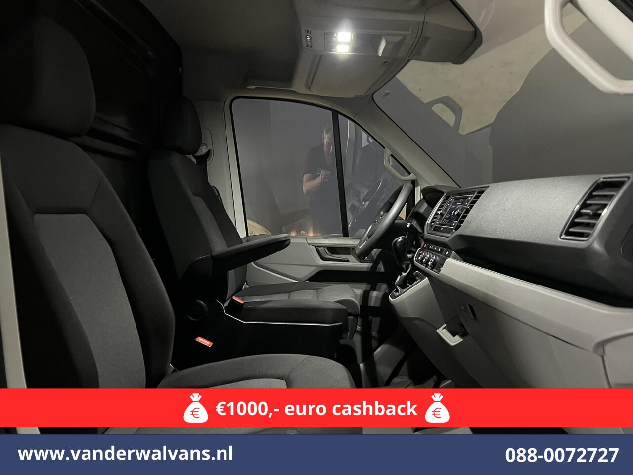 Volkswagen CRAFTER 2.0 TDI 140 pk Automaat L4H3 L3H2 Euro6 Airco | Camera | Apple Carplay Android Auto, Chauffeursstoel, Stoelverwarming, 3000kg Trekhaak