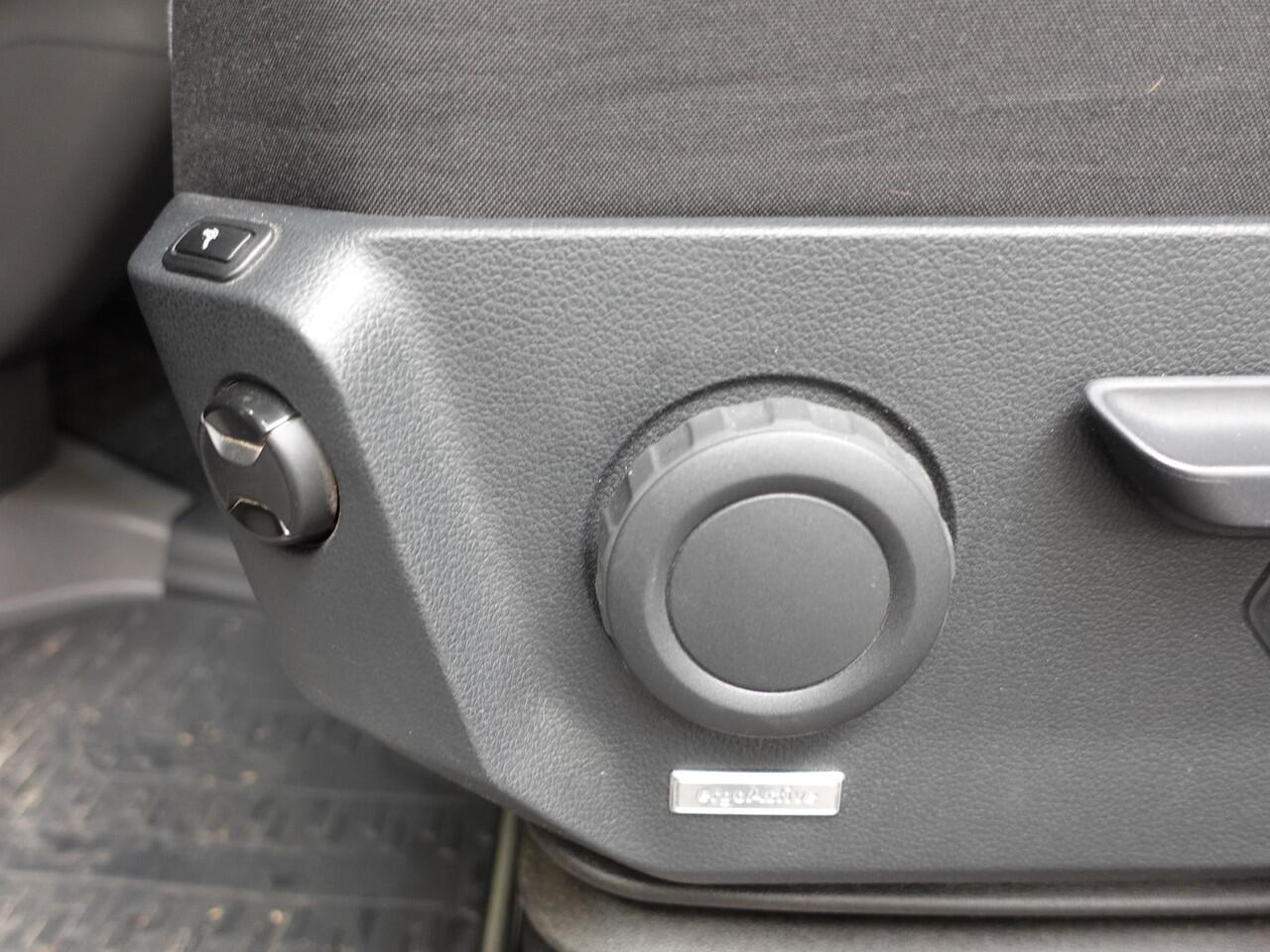 Volkswagen CRAFTER 177pk Automaat L3H3 L2H2 Highline Airco App-connect ACC Camera Trekhaak