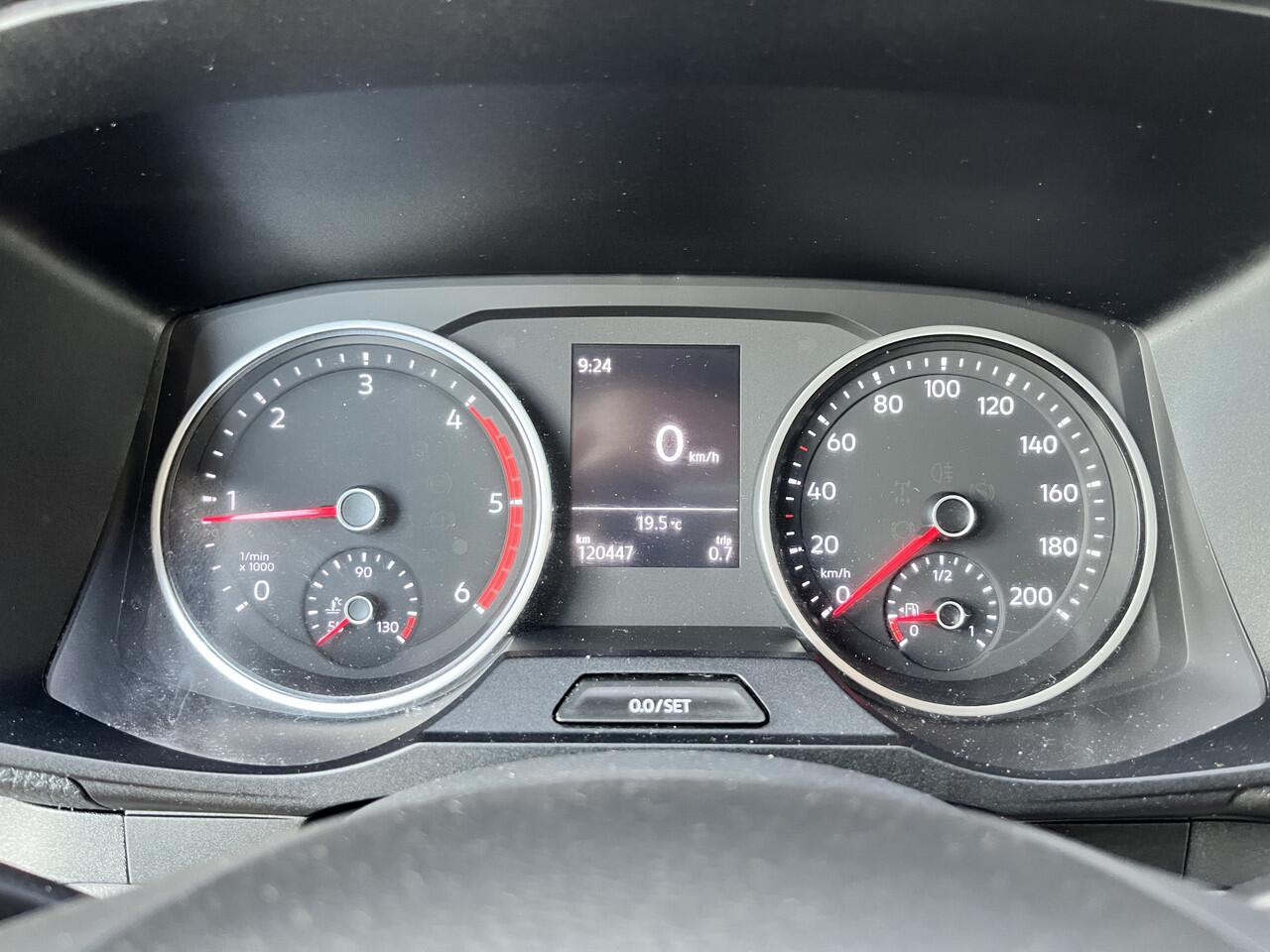 Volkswagen CRAFTER 35 2.0 TDI L3 DC Airco Cruise controle Euro 6 Pick-up Telefoonverbinding Voorruit verwarming 6-persoons Open laadbak Pick-up p-up Bakwagen 1e eigenaar