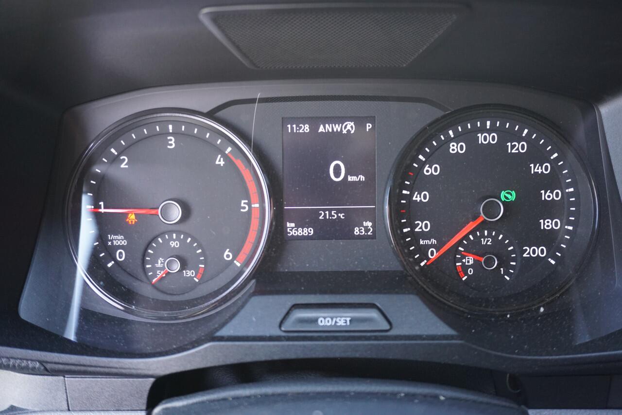 Volkswagen CRAFTER 177PK Bakwagen laadklep 750KG Trekhaak Apple Carplay 830 kg laadvermogen Camera Navi Ergo Comfortstoel