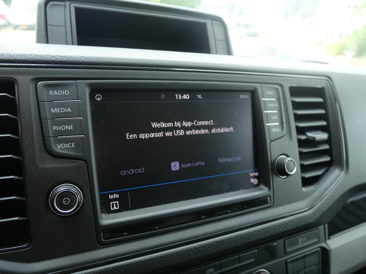 Volkswagen CRAFTER 2.0 TDI BAKWAGEN | DHOLLANDIA LAADKLEP | NAVIGATIE | AIRCO | 3.5T | EURO 6!!