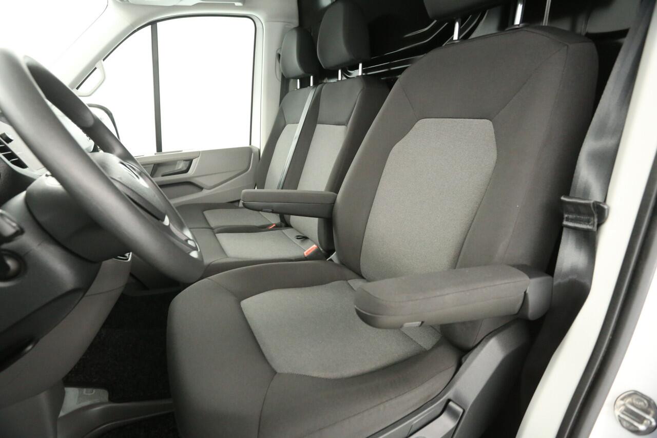 Volkswagen CRAFTER 30 2.0 TDI L3H3 | BPM VRIJ | Airco | Carplay | Cruise | 3-Zits | Parkeersens. | 17"LMV | Zonneklep