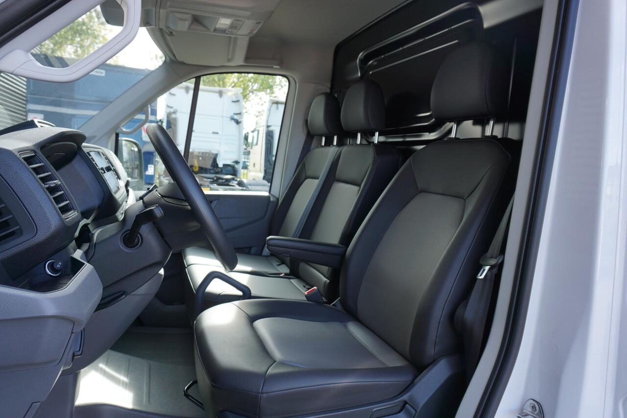 Volkswagen CRAFTER 35 163PK Automaat RWD L3H3/L2H2 3,5 Trekvermogen Apple Carplay Cruise Camera Stuur + Stoelverwarming 270° Deuren