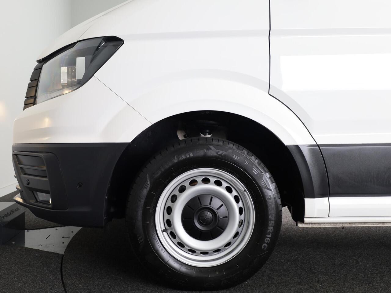 Volkswagen CRAFTER 35 2.0 TDI L3H3 EURO VI 140 pk Automaat| Verlengde garantie | Navigatie | Parkeersensoren | Achteruitrijcamera | Cruise control | Apple Carplay/Android Auto |