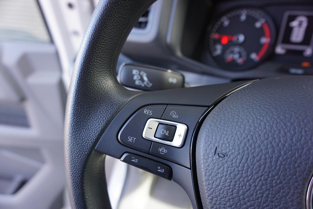 Volkswagen CRAFTER 35 163PK Automaat RWD L3H3/L2H2 3,5 Trekvermogen Apple Carplay Cruise Camera Stuur + Stoelverwarming 270° Deuren