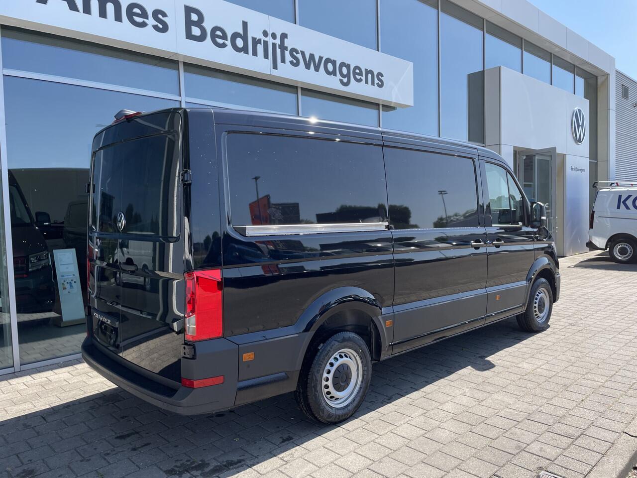 Volkswagen CRAFTER 30 2.0 TDI L3H2 Highline 140 Pk Automaat | Trekhaakvoorbereiding | App-connect | 3 Zits