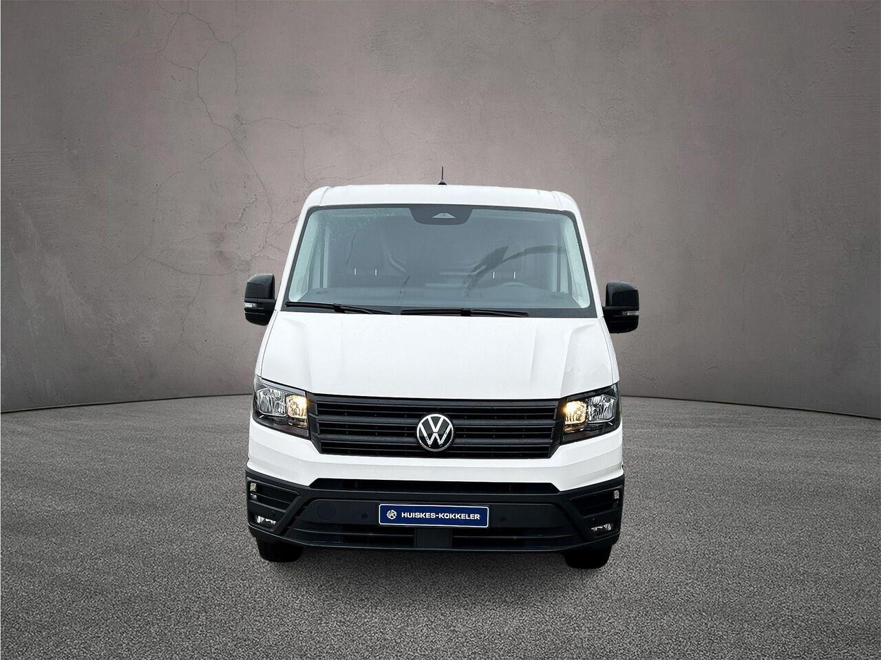 Volkswagen CRAFTER 2.0 TDI 140 PK L3H2 Highline | BPM-vrij | All Seasonbanden | Navigatie (Apple carplay / Android Auto) | Trekhaak | Sidebars | Betimmering | Camera