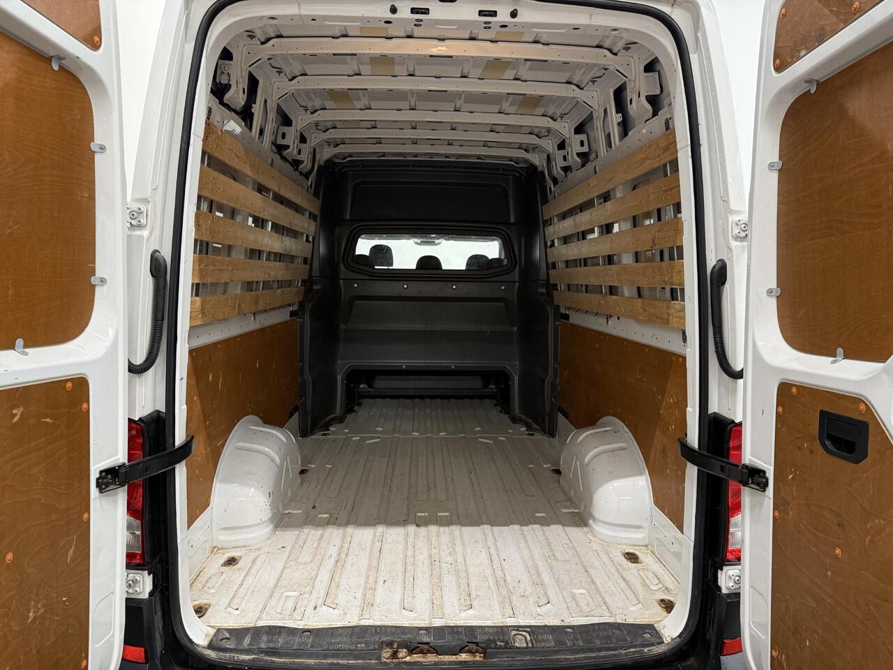 Volkswagen CRAFTER 35 2.0 TDI L4H3 Dubbele Cabine Automaat Navi Airco Cruise Control Imperiaal&Ladder Trekhaak