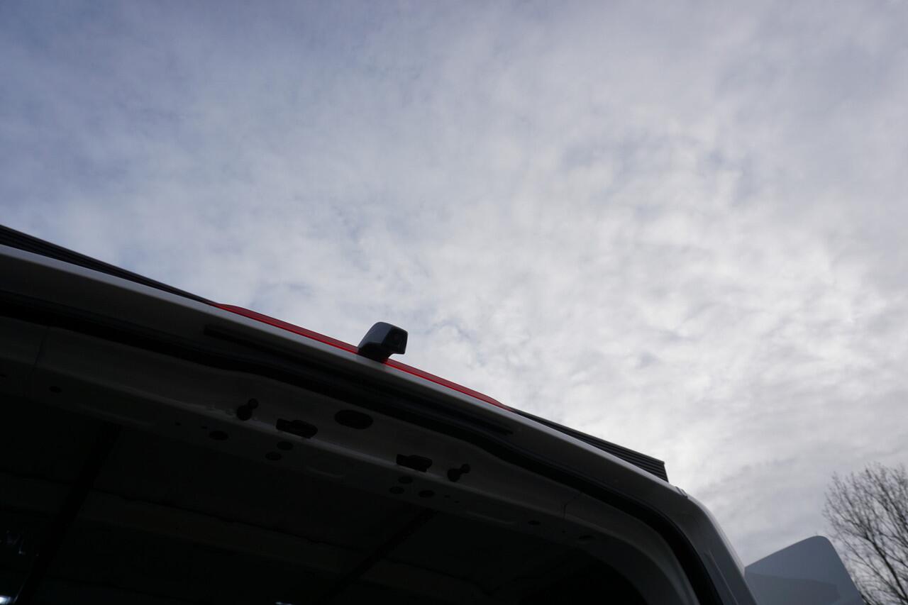 Volkswagen CRAFTER 35 177PK Automaat L4H3/L3H2 Facelift Apple Carplay Navigatie Camera Digitaal dashboard Camera