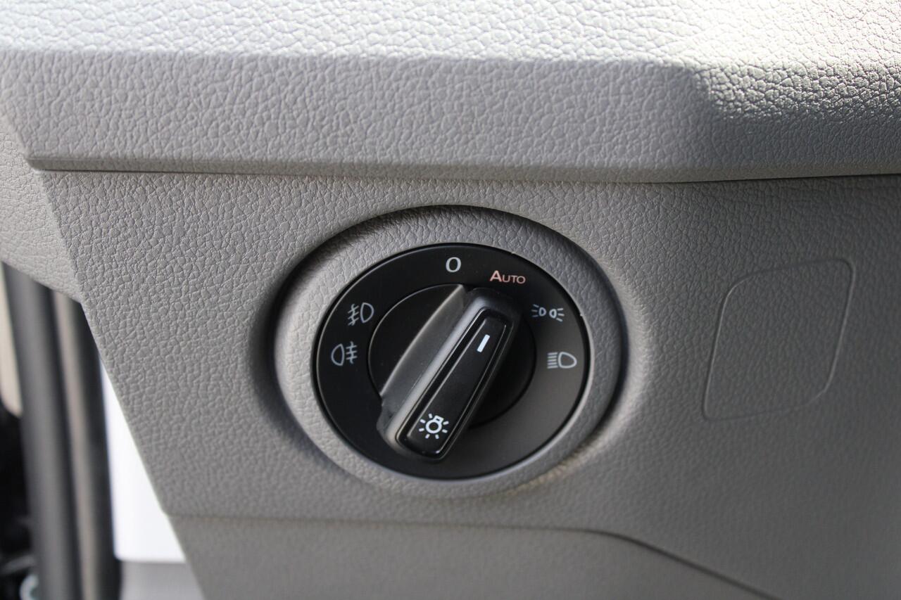 Volkswagen CRAFTER 35 2.0 TDI L3H3 177pk - 2x Schuifdeur - LED - Trekhaak - Navigatie - DAB - Geveerde stoel - Camera - Stoelverwarming - Rijklaar