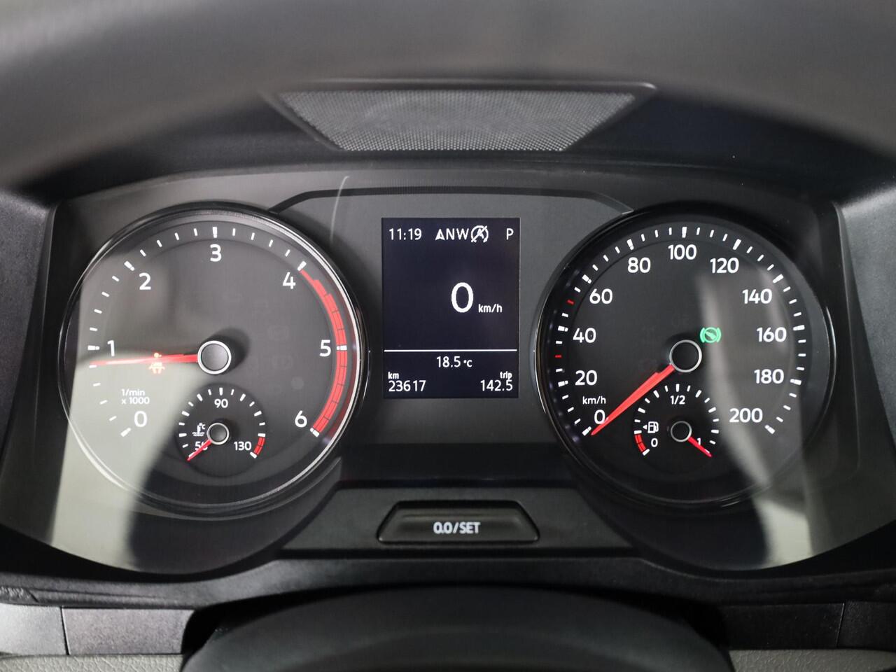 Volkswagen CRAFTER 35 2.0 TDI L3H3 EURO VI 140 pk Automaat| Verlengde garantie | Navigatie | Parkeersensoren | Achteruitrijcamera | Cruise control | Apple Carplay/Android Auto |