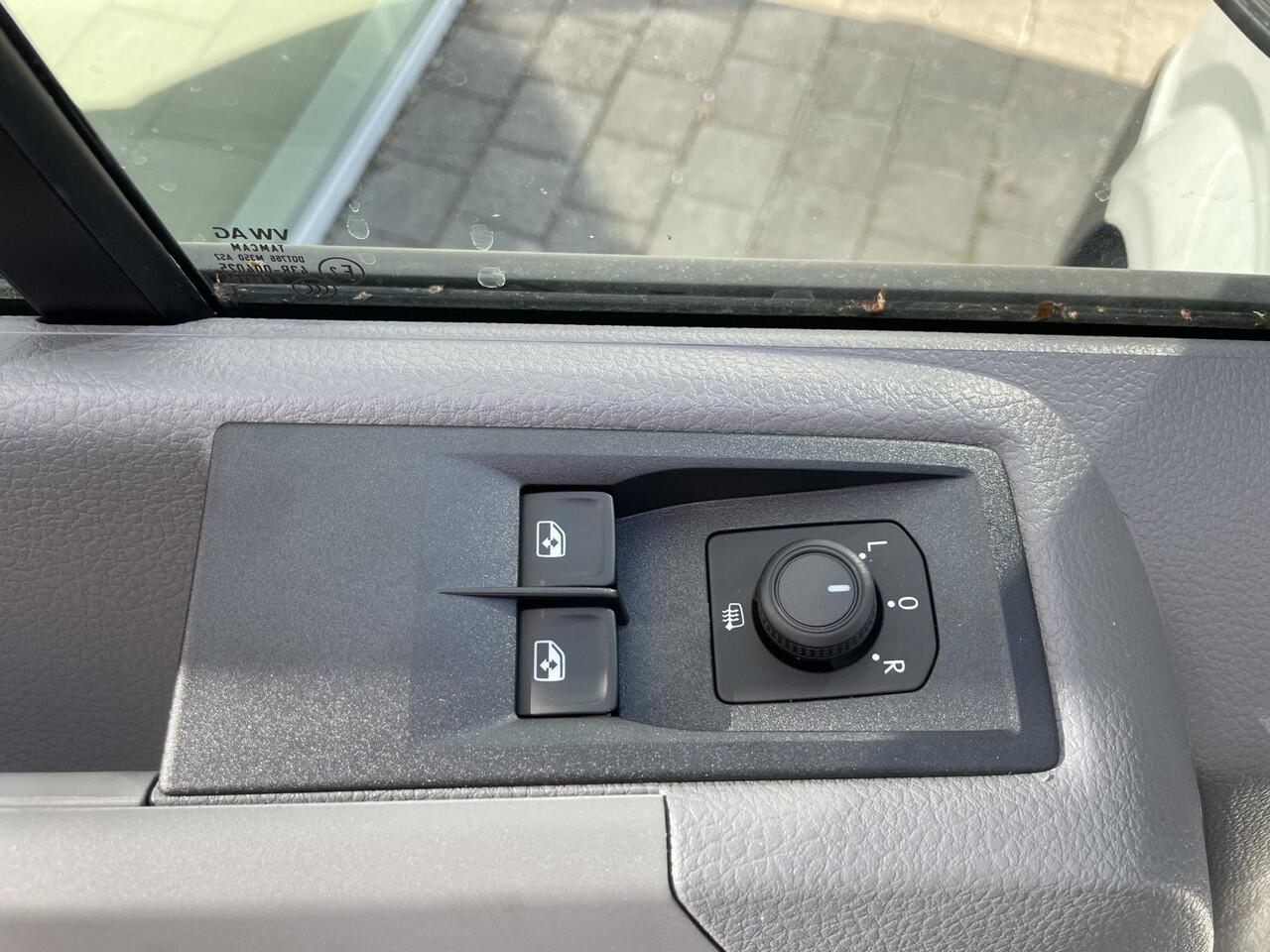 Volkswagen CRAFTER 35 2.0 TDI L3H3 Trendline 140PK hand facelift