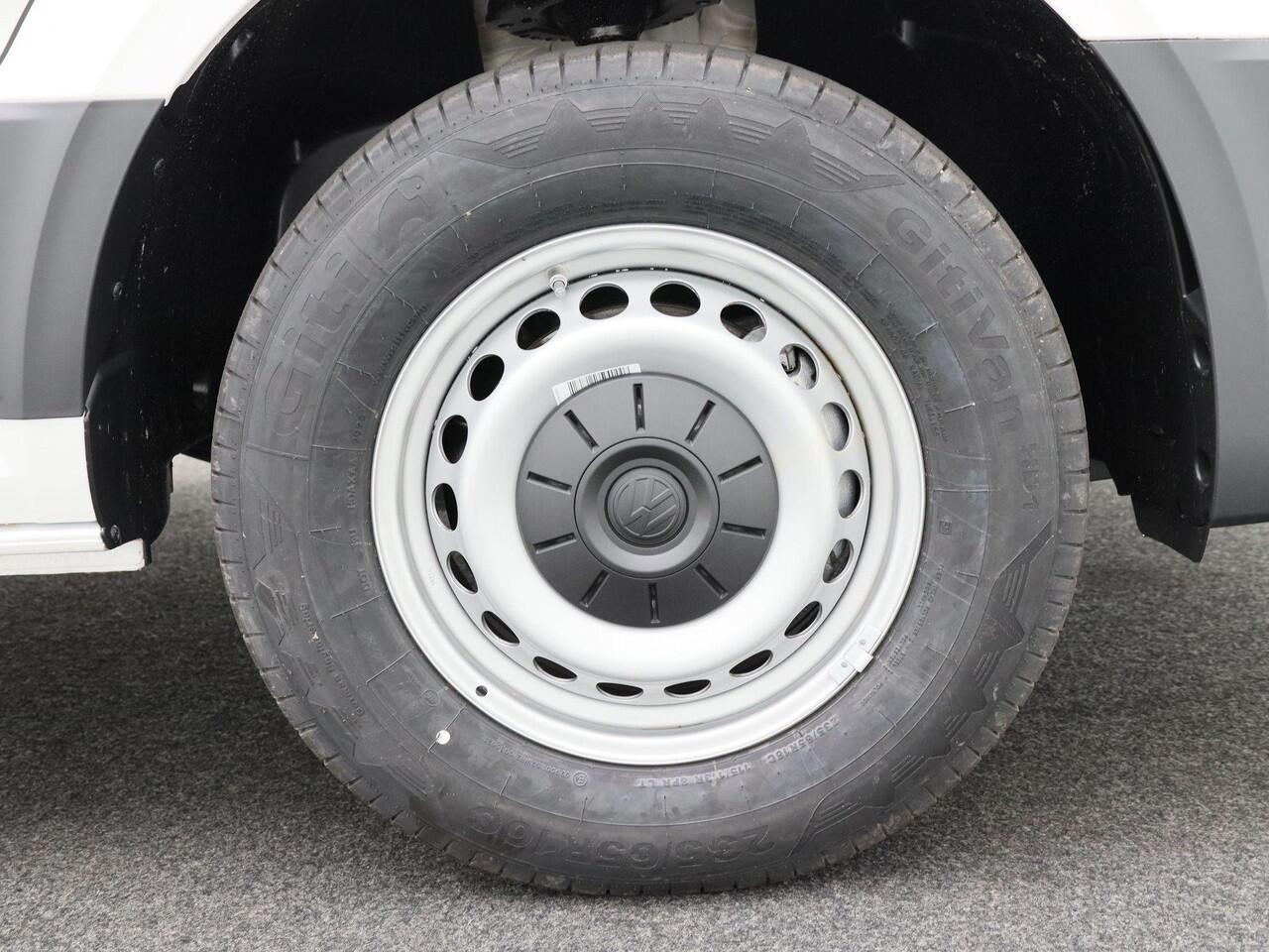 Volkswagen CRAFTER 35 2.0 TDI 176PK L3H3 Highline | V-02-KRD | Automaat | Cruise control | Trekhaak | Voorstoelen verwarmd |