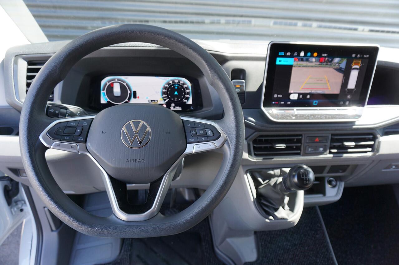 Volkswagen CRAFTER 35 140PK L3H3/L2H2 Apple Carplay Cruise Camera Trekhaak Digitaal Dashboard BPM Vrij